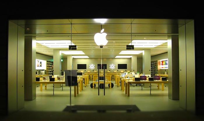 apple retail store unique experience